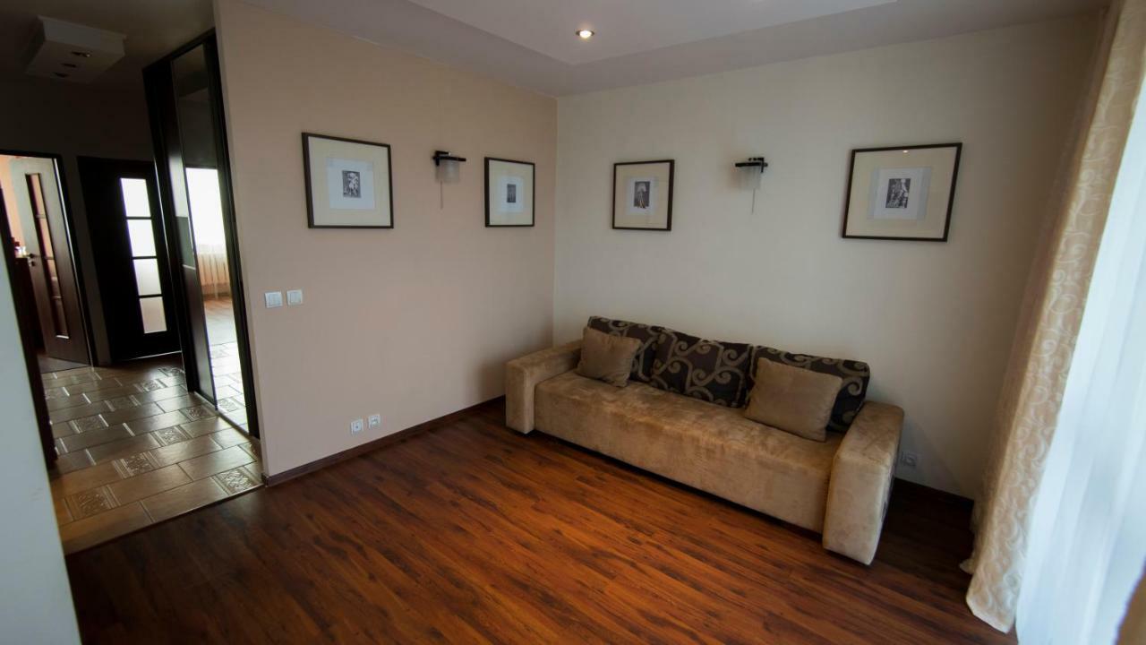 Mieszkanie Na 10 Pietrze Apartment Чешин Екстериор снимка